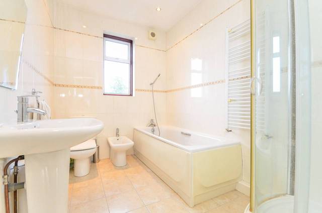  Image of 3 bedroom Detached house to rent in Eden Way Beckenham BR3 at Eden Way  Beckenham, BR3 3DN