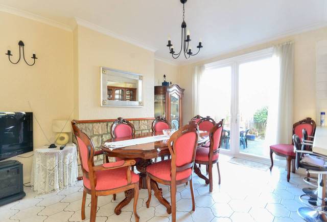  Image of 3 bedroom Detached house to rent in Eden Way Beckenham BR3 at Eden Way  Beckenham, BR3 3DN