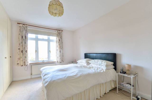  Image of 3 bedroom Detached house to rent in Eden Way Beckenham BR3 at Eden Way  Beckenham, BR3 3DN