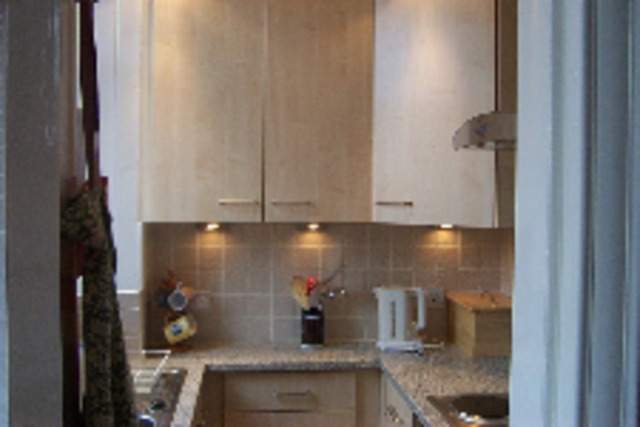  Image of 1 bedroom Flat to rent in Edgehill Road Glasgow G11 at Broomhill Glasgow Glasgow, G11 7JD