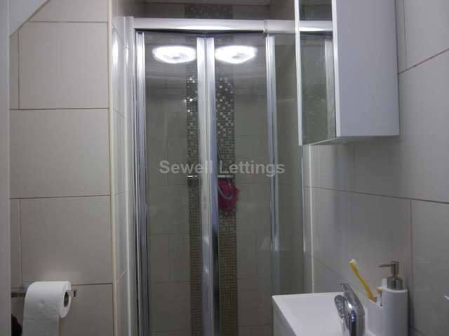  Image of 4 bedroom Detached house to rent in Edgehill Street Reading RG1 at Edghill Street  Reading, RG1 2PU