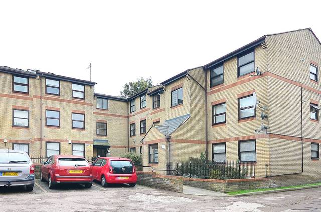  Image of 1 bedroom Flat to rent in Edmeston Close London E9 at Edmeston Close  Victoria Park, E9 5TL