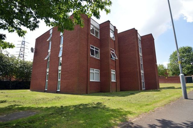  Image of 2 bedroom Flat for sale in Berryfields Road Sutton Coldfield B76 at Berryfields Road  Sutton Coldfield, B76 2UX