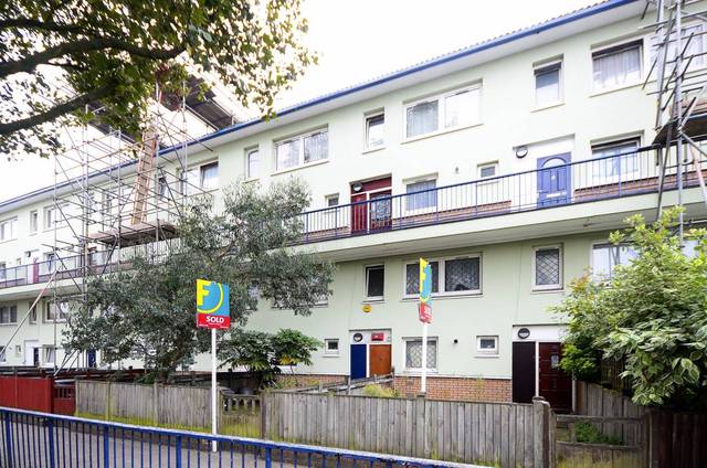  Image of 3 bedroom Flat for sale in Edward Street London SE8 at Edward Street  Deptford, SE8 5HL