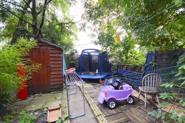  Image of 3 bedroom Flat for sale in Edward Street London SE8 at Edward Street  Deptford, SE8 5HL