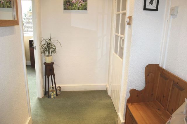  Image of 2 bedroom Flat for sale in Egham Hill Englefield Green Egham TW20 at Kinburn Drive  Egham, TW20 0BD