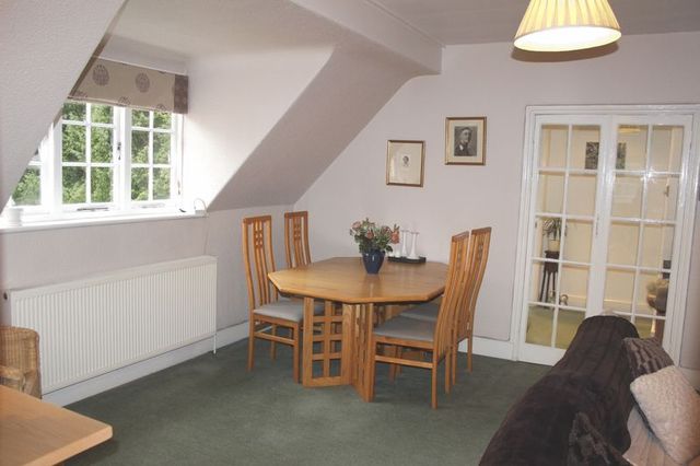  Image of 2 bedroom Flat for sale in Egham Hill Englefield Green Egham TW20 at Kinburn Drive  Egham, TW20 0BD