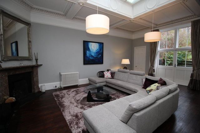  Image of 3 bedroom Flat to rent in Eglinton Crescent Edinburgh EH12 at West End Edinburgh Edinburgh, EH12 5DD
