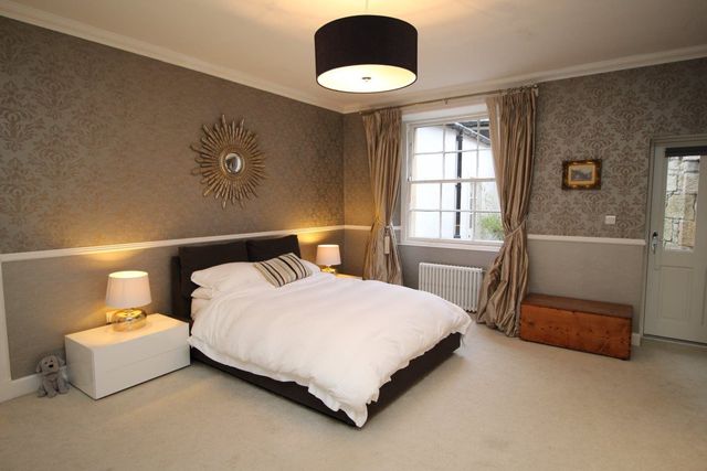  Image of 3 bedroom Flat to rent in Eglinton Crescent Edinburgh EH12 at West End Edinburgh Edinburgh, EH12 5DD