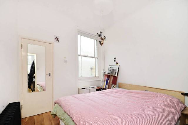  Image of 1 bedroom Flat for sale in Elderfield Road London E5 at Elderfield Road  Clapton, E5 0LG