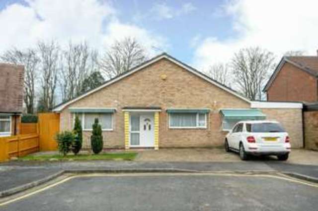  Image of 5 bedroom Detached house for sale in Elgin Drive Northwood HA6 at Northwood, HA6 2YR