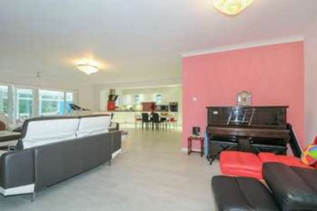  Image of 5 bedroom Detached house for sale in Elgin Drive Northwood HA6 at Northwood, HA6 2YR