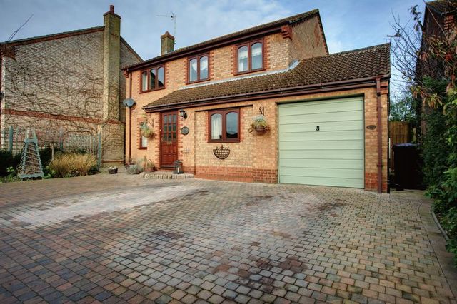  Image of 4 bedroom Detached house for sale in Elizabeth Court Sutton Ely CB6 at Elizabeth Court  Ely, CB6 2QW