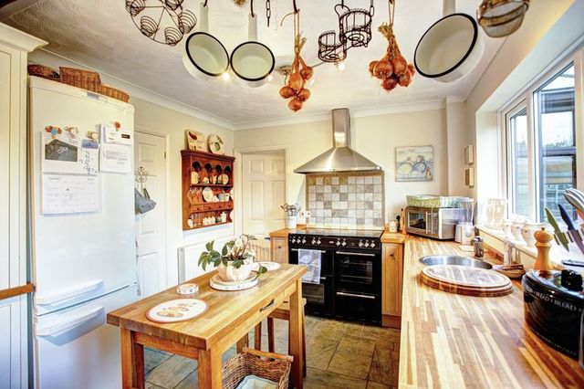  Image of 4 bedroom Detached house for sale in Elizabeth Court Sutton Ely CB6 at Elizabeth Court  Ely, CB6 2QW
