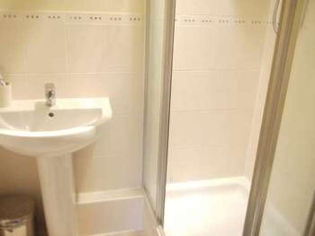  Image of 2 bedroom Flat to rent in Elkins Square Fair Oak Eastleigh SO50 at Elkins Square  Eastleigh, SO50 8HF
