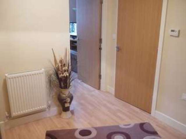  Image of 2 bedroom Flat to rent in Elkins Square Fair Oak Eastleigh SO50 at Elkins Square  Eastleigh, SO50 8HF