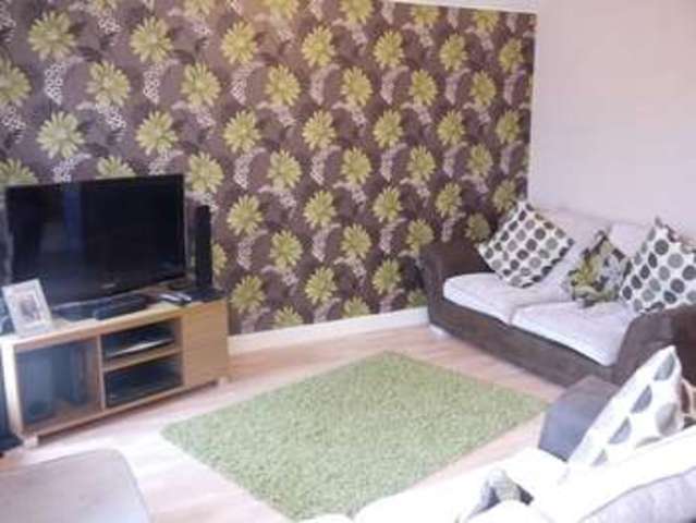  Image of 2 bedroom Flat to rent in Elkins Square Fair Oak Eastleigh SO50 at Elkins Square  Eastleigh, SO50 8HF