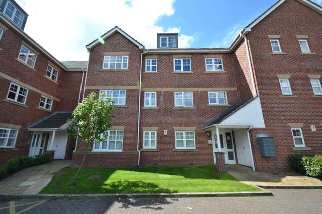  Image of 2 bedroom Apartment to rent in Ellesmere Green Eccles Manchester M30 at Ellesmere Green Monton Manchester, M30 9EZ