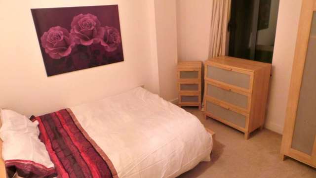 Image of 2 bedroom Apartment to rent in Ellesmere Street Manchester M15 at Ellesmere Street Castlefield Locks Manchester, M15 4QQ