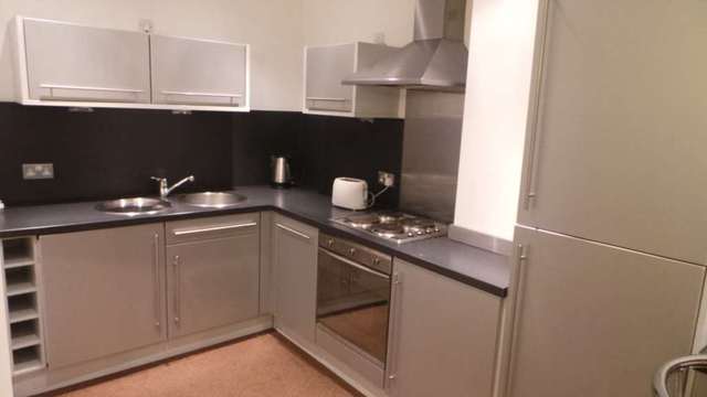 Image of 2 bedroom Apartment to rent in Ellesmere Street Manchester M15 at Ellesmere Street Castlefield Locks Manchester, M15 4QQ