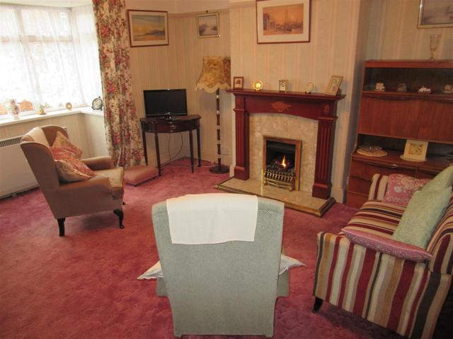  Image of 3 bedroom Detached house for sale in Ellis Avenue Hucknall Nottingham NG15 at Ellis Avenue Nottingham Nottingham, NG15 7RZ