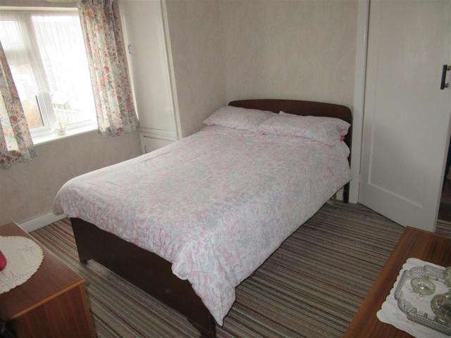  Image of 3 bedroom Detached house for sale in Ellis Avenue Hucknall Nottingham NG15 at Ellis Avenue Nottingham Nottingham, NG15 7RZ