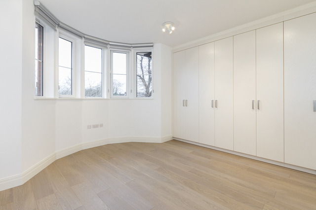  Image of 3 bedroom Flat to rent in Elm Avenue London W5 at Elm Avenue  London, W5 3XA
