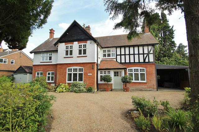  Image of 4 bedroom Detached house for sale in Elm Road Horsell Woking GU21 at Horsell Surrey Horsell, GU21 4DY