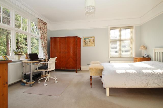  Image of 4 bedroom Detached house for sale in Elm Road Horsell Woking GU21 at Horsell Surrey Horsell, GU21 4DY