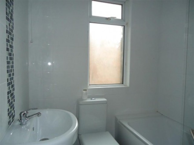  Image of 3 bedroom Terraced house to rent in Elmdale Road Walton Liverpool L9 at Walton  Liverpool, L9 2BH