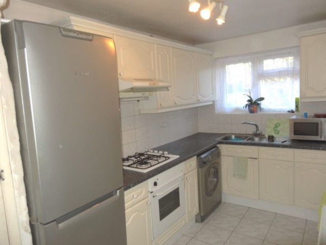 Image of 2 bedroom Maisonette to rent in Elms Lane Wembley HA0 at Elms Lane  Wembley, HA0 2NS