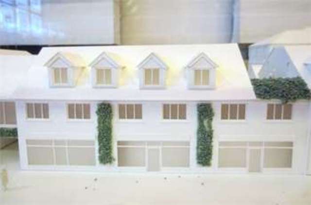  Image of 2 bedroom Apartment for sale in Elmsleigh Drive Leigh-on-Sea SS9 at Elmsleigh Drive Leigh on sea Leigh-on-Sea, SS9 3DN