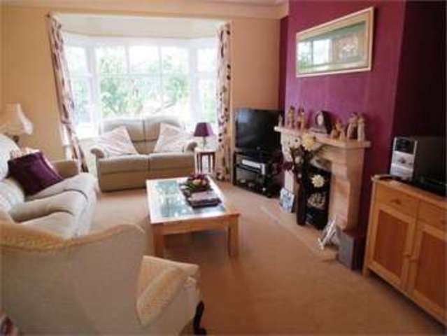  Image of 3 bedroom Semi-Detached house for sale in Elmsleigh Drive Leigh-on-Sea SS9 at Elmsleigh Drive Leigh on sea Leigh-on-Sea, SS9 3DS