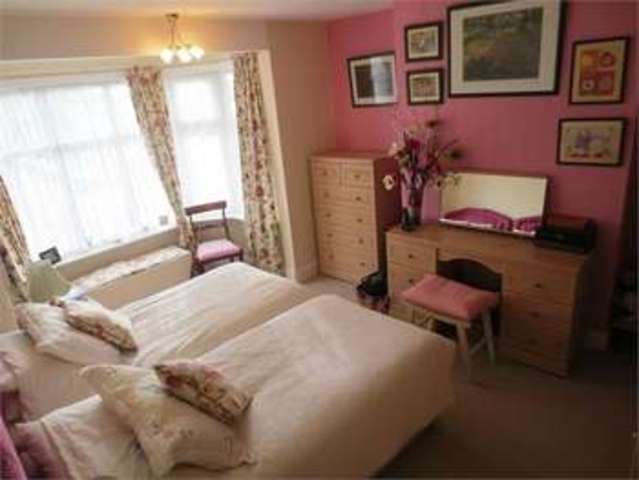  Image of 3 bedroom Semi-Detached house for sale in Elmsleigh Drive Leigh-on-Sea SS9 at Elmsleigh Drive Leigh on sea Leigh-on-Sea, SS9 3DS