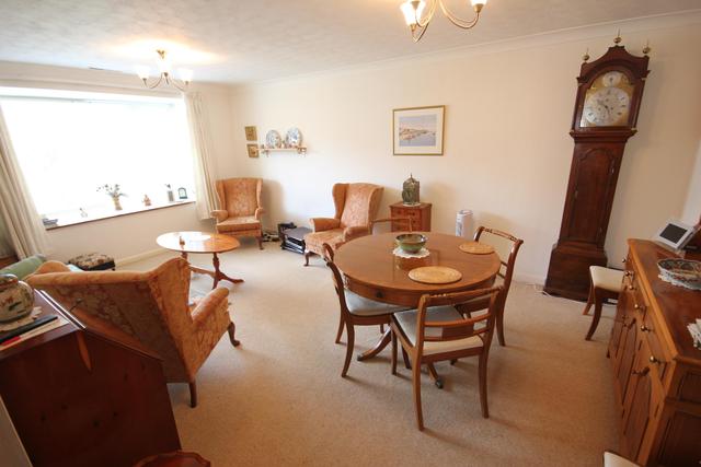  Image of 3 bedroom Detached house for sale in Elsdon Road Woking GU21 at Goldsworth Park Woking Knaphill, GU21 3NX