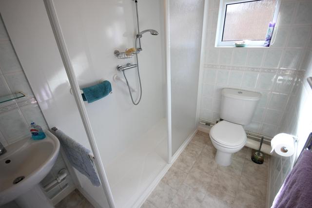 Image of 3 bedroom Detached house for sale in Elsdon Road Woking GU21 at Goldsworth Park Woking Knaphill, GU21 3NX