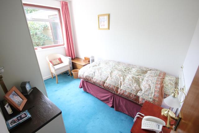  Image of 3 bedroom Detached house for sale in Elsdon Road Woking GU21 at Goldsworth Park Woking Knaphill, GU21 3NX
