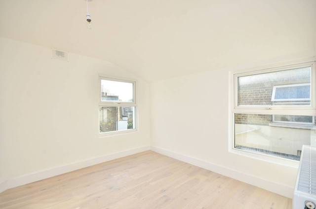  Image of 2 bedroom Flat for sale in Elswick Road London SE13 at Elswick Road  Lewisham, SE13 7SR