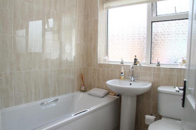 Image of 3 bedroom Bungalow for sale in Emmott Drive Rawdon Leeds LS19 at Rawdon Leeds Rawdon, LS19 6RE