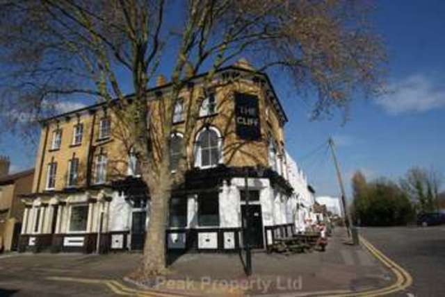  Image of 8 bedroom House Share to rent in Park Street Westcliff-on-Sea SS0 at Park Street  Westcliff On Sea, SS0 7PA