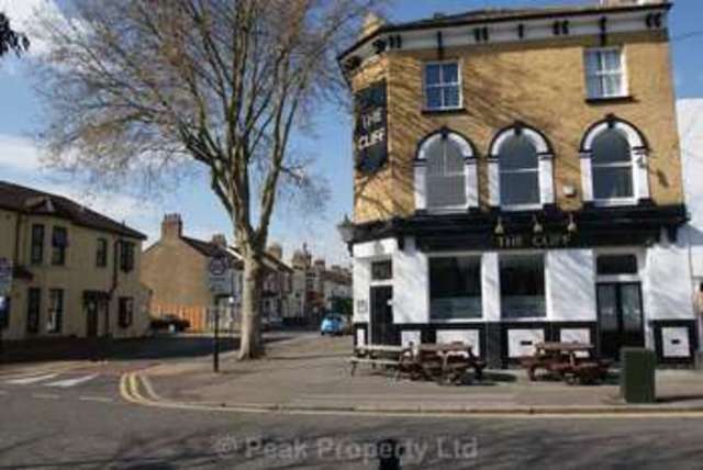  Image of 8 bedroom House Share to rent in Park Street Westcliff-on-Sea SS0 at Park Street  Westcliff On Sea, SS0 7PA