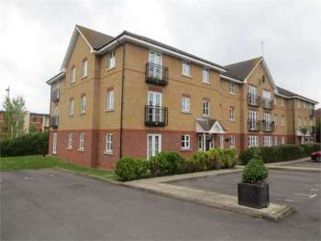  Image of 2 bedroom Apartment for sale in Ensign Close Leigh-on-Sea SS9 at Ensign Close Leigh on sea Leigh-on-Sea, SS9 1FG