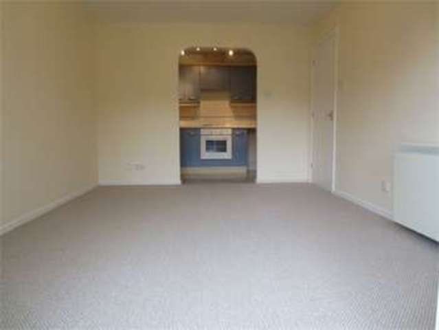  Image of 2 bedroom Apartment for sale in Ensign Close Leigh-on-Sea SS9 at Ensign Close Leigh on sea Leigh-on-Sea, SS9 1FG