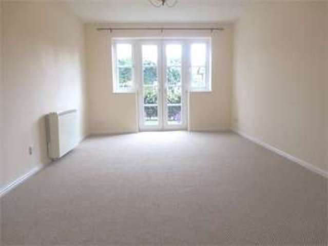  Image of 2 bedroom Apartment for sale in Ensign Close Leigh-on-Sea SS9 at Ensign Close Leigh on sea Leigh-on-Sea, SS9 1FG
