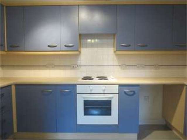  Image of 2 bedroom Apartment for sale in Ensign Close Leigh-on-Sea SS9 at Ensign Close Leigh on sea Leigh-on-Sea, SS9 1FG