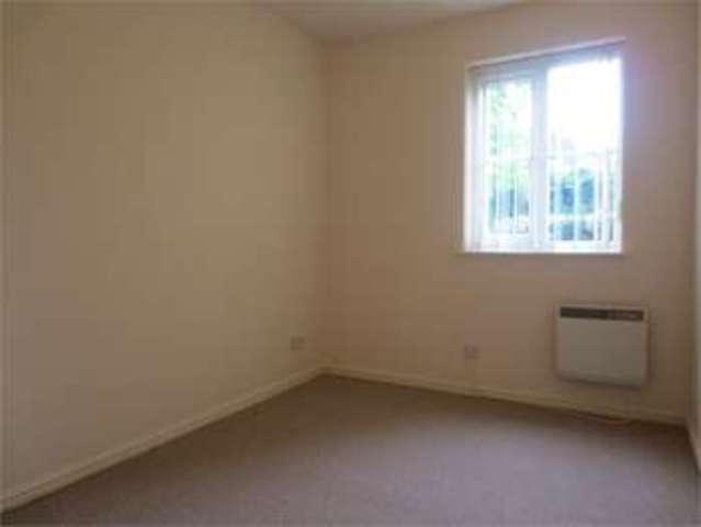  Image of 2 bedroom Apartment for sale in Ensign Close Leigh-on-Sea SS9 at Ensign Close Leigh on sea Leigh-on-Sea, SS9 1FG