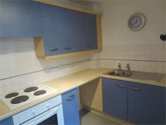  Image of 2 bedroom Apartment for sale in Ensign Close Leigh-on-Sea SS9 at Ensign Close Leigh on sea Leigh-on-Sea, SS9 1FG
