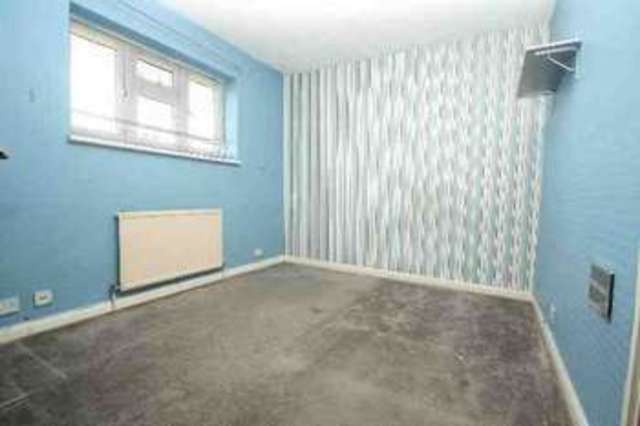  Image of 3 bedroom Property to rent in Ensign Drive London N13 at Ensign Drive London London, N13 5AN