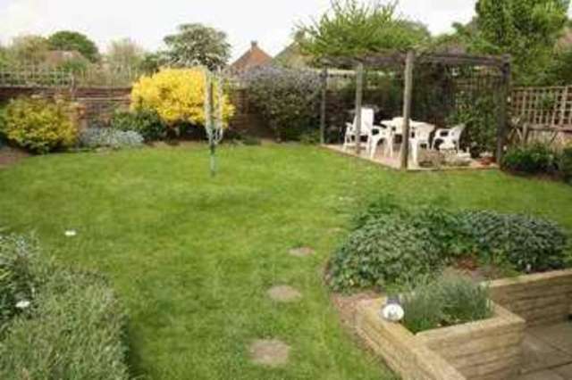  Image of 3 bedroom Property to rent in Ensign Drive London N13 at Ensign Drive London London, N13 5AN