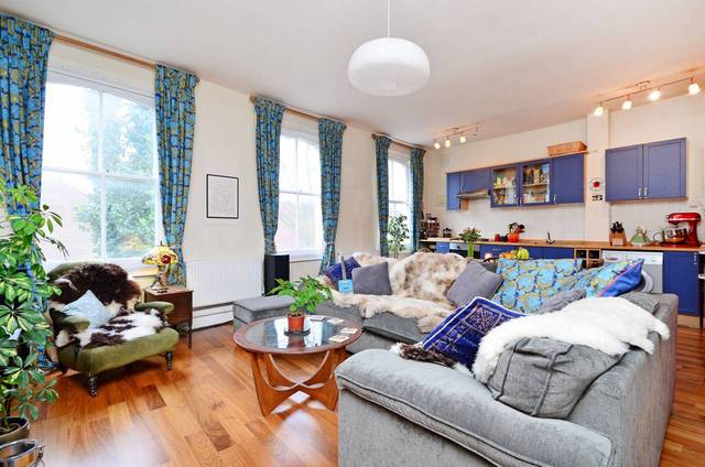  Image of 2 bedroom Flat for sale in Evering Road London N16 at Evering Road  Stoke Newington, N16 7BU